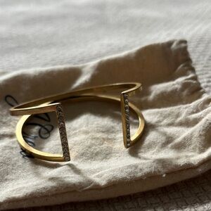 Elegant Gold Women's Bracelet